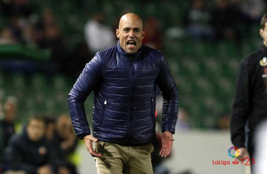 Entrenador nuevo, victoria segura